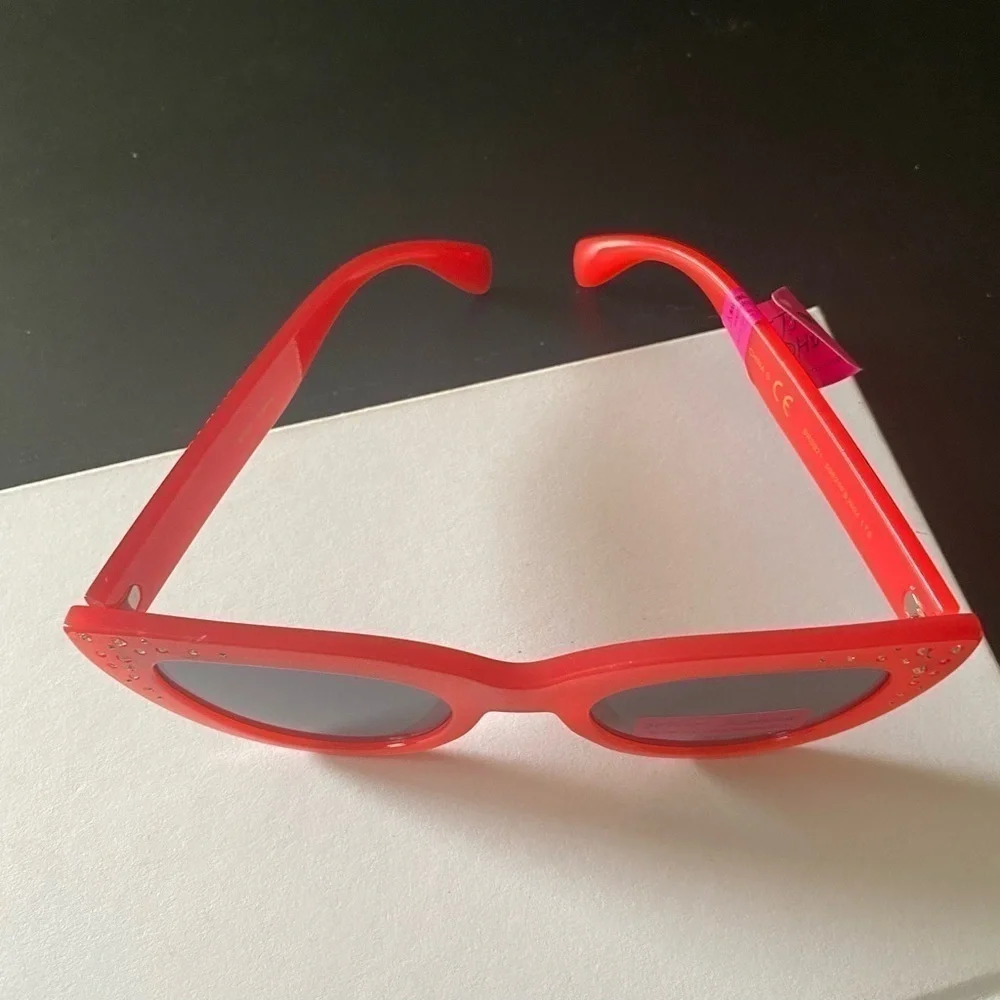 NWT-BETSEY JOHNSON-RED FRAME SUNGLASSES